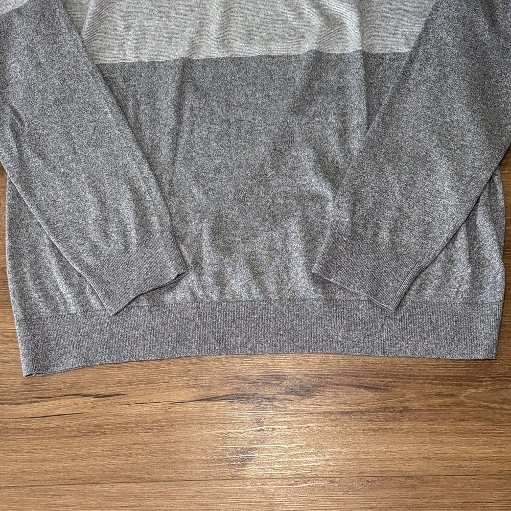 Banana Republic sweater features